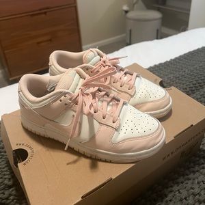 Women’s size 8 Dunk lows